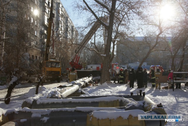 В Магнитогорске в результате взрыва газа обрушился подъезд дома