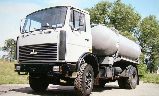 Автоцистерны для «ночного золота» и «особого назначения»
