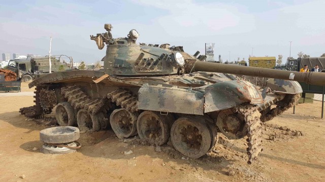 Выставка трофейной военной техники в Баку