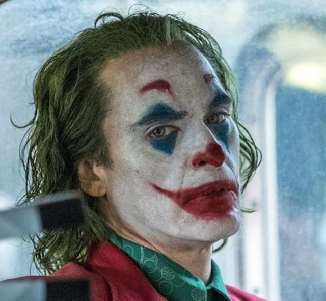 12 моментов, которые культовые фильмы и сериалы так и не объяснили зрителям