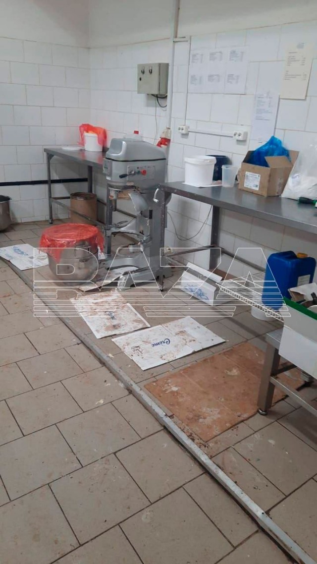 Лучше отложите чай с печеньем. Сотрудники «Можайского кондитерского дома» жалуются на антисанитарию и адские условия работы