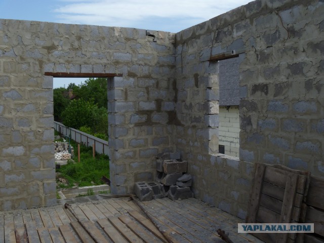 Постройка дома-гаража.