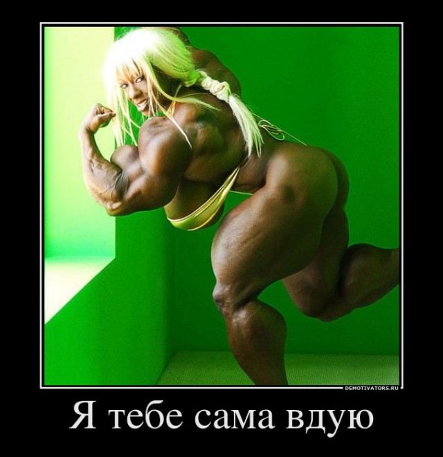 Фитнес модели в вечерних платьях