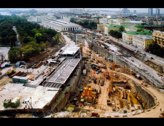 Для чего снесли гостиницу Москва и сожгли Манеж