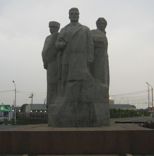 Какие прозвища дают памятникам в России