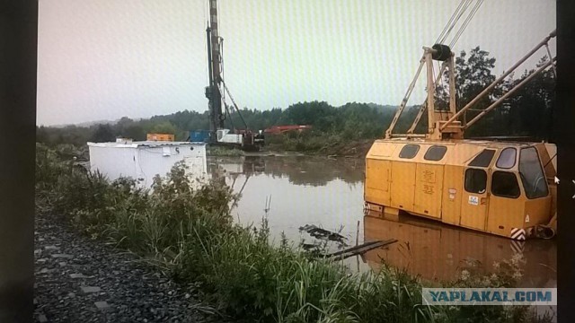 Жители Дальнего Востока сейчас спасаются от тайфуна "Джеби"