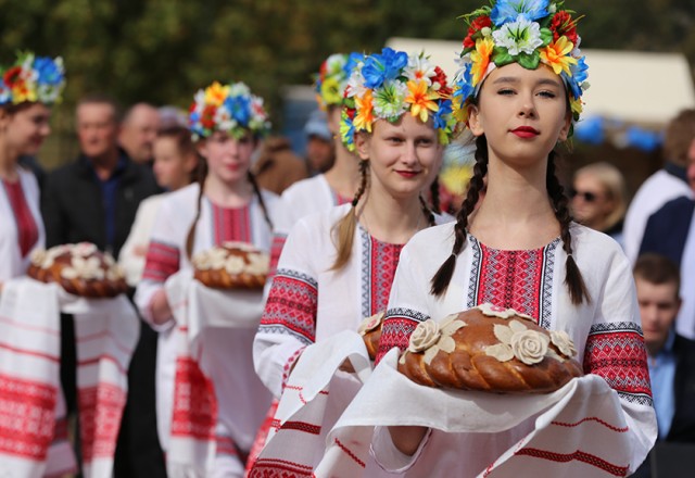 Бацька шерстит
