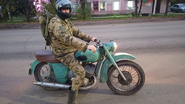 Красавчик мужик. Сохранил подростковые эмоции!