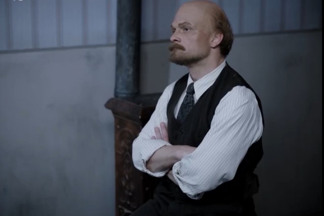 "Хроники Русской революции" Андрона Кончаловского......