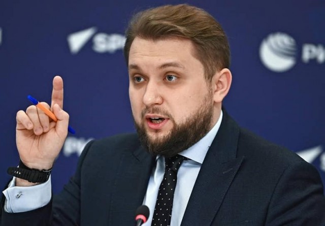 В Госдуме предложили разрешить бесплатно снимать до 10 тысяч рублей в любых банкоматах
