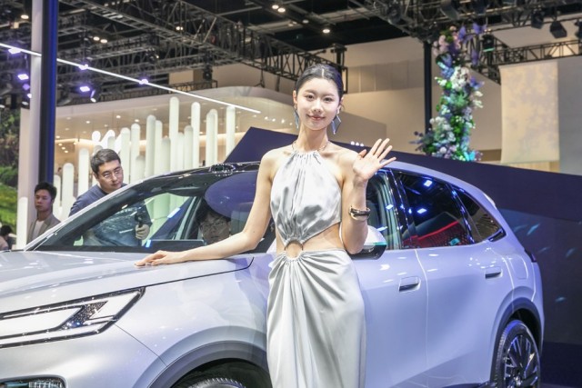 Девушки с выставки "Пекинский автосалон 2026"