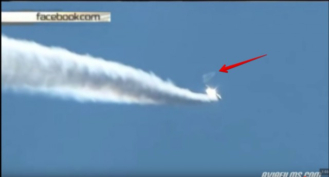 НЛО обгоняющий Airbus А330, видео от пассажирки лайнера