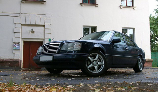 Выживший. Почти "новый" Mercedes-Benz W124 за 7000 долларов