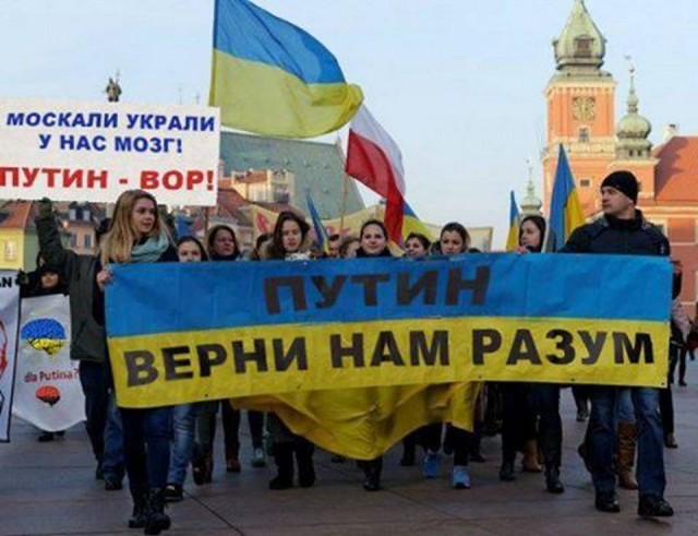 В Киеве вандалы вновь залили цементом Вечный огонь