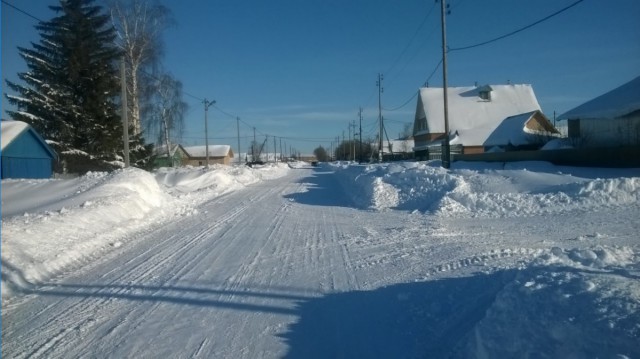 Уровень бедности в России вновь начал расти.  По результатам опроса, у россиян не хватает денег на одежду и еду