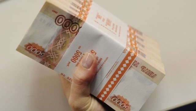 Нашедший 5 млн рублей принес их в полицию в Хабаровском крае