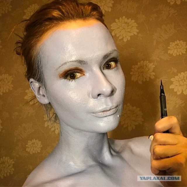 Да она косплейщица, пацаны