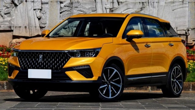 АвтоВАЗ показал на ПМЭФ свой новый кроссовер Lada X-Cross 5