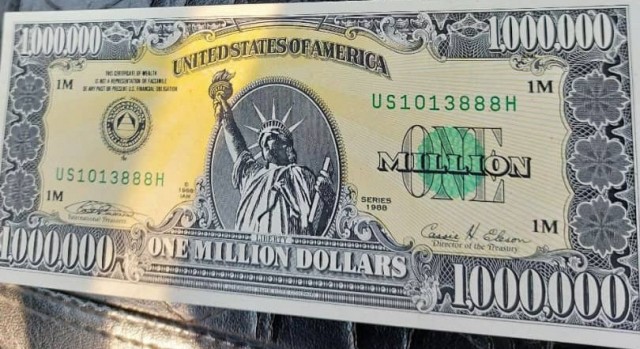 А мог ли Корейко уместить в чемодан свои миллионы?