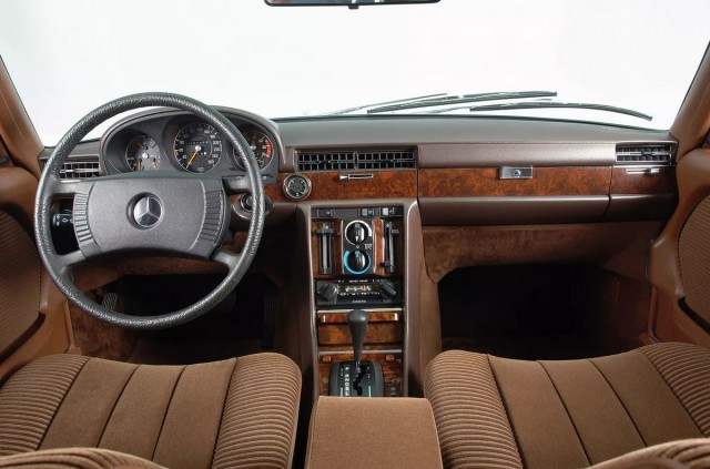 45 лет Mercedes-Benz W126