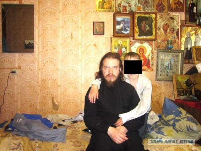 Нападение религиозных фанатиков