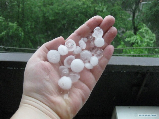 В Донецке дождик прошёл