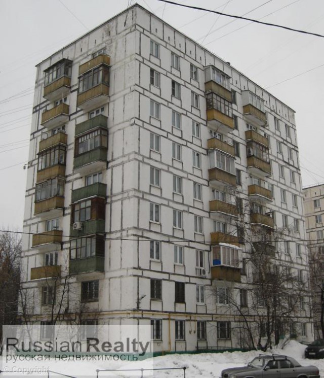 Девушка упала с третьего этажа в московском ТЦ