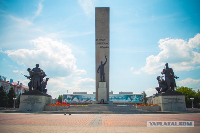 В Брянске девушка станцевала на Звезде на Кургане Бессмертия ради лайков