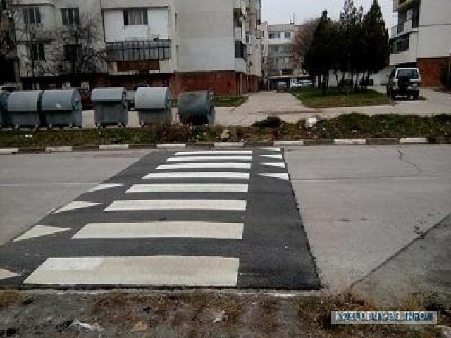 В Чертаново установили лежачего полицейского, которого не отличить от зебры