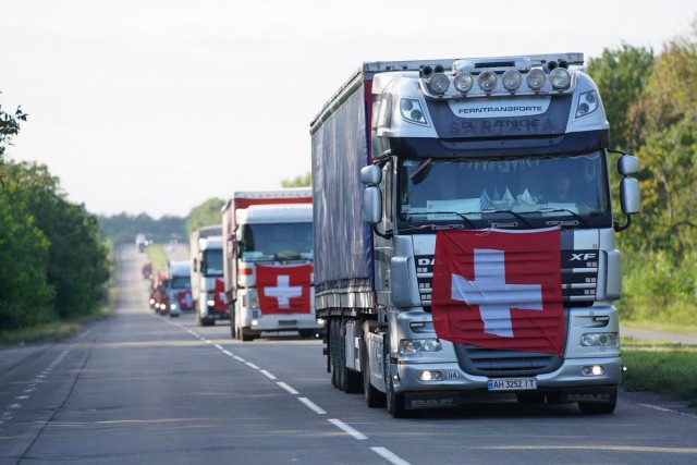 Швейцария отправила 130 грузовиков с гуманитарной помощью в Донбасс