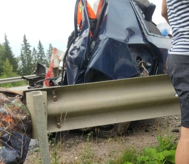 В Добрянском районе Пермского края в результате массового ДТП с грузовиком погибли четыре человека