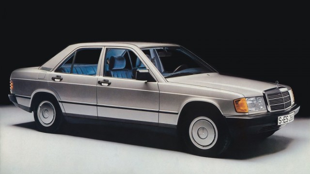 Маленький, но настоящий: как создавали Mercedes 190 и почему он стал звездой
