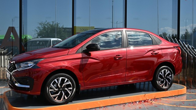 Выпуск Lada Iskra в Питере стартует в ближайшее время. До конца года предприятие, по плану, соберёт 4 000 автомобилей