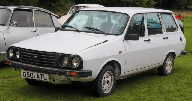 Dacia показала мини-кроссовер Hipster с «квадратным» дизайном