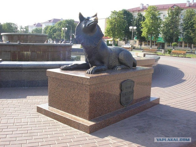 Какие части на бронзовых статуях трут на счастье?