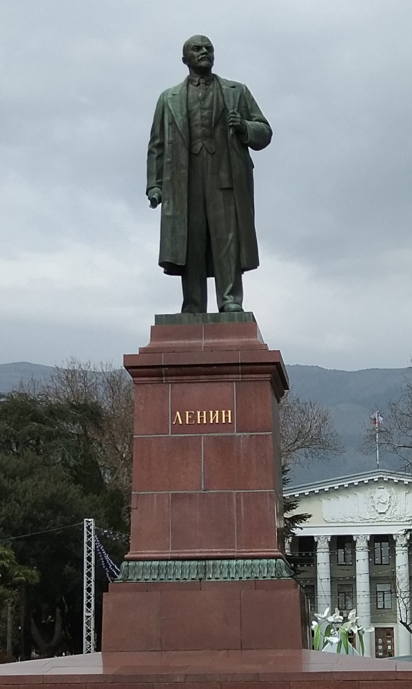 Ленин - жив!