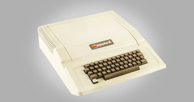 В Москве за почти 35 млн рублей продают компьютер Стива Джобса Apple II