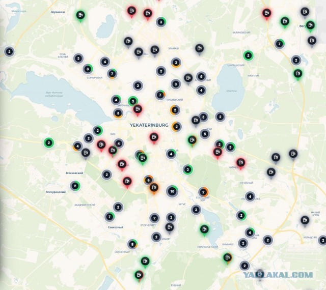 Москва заправляется, остальные выживают