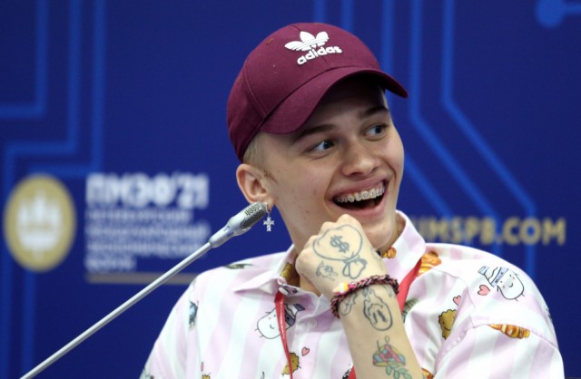 Вы на нас плюете. А мы вас ненавидим