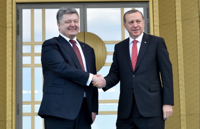Путин заявил о готовности России предоставить убежище Порошенко