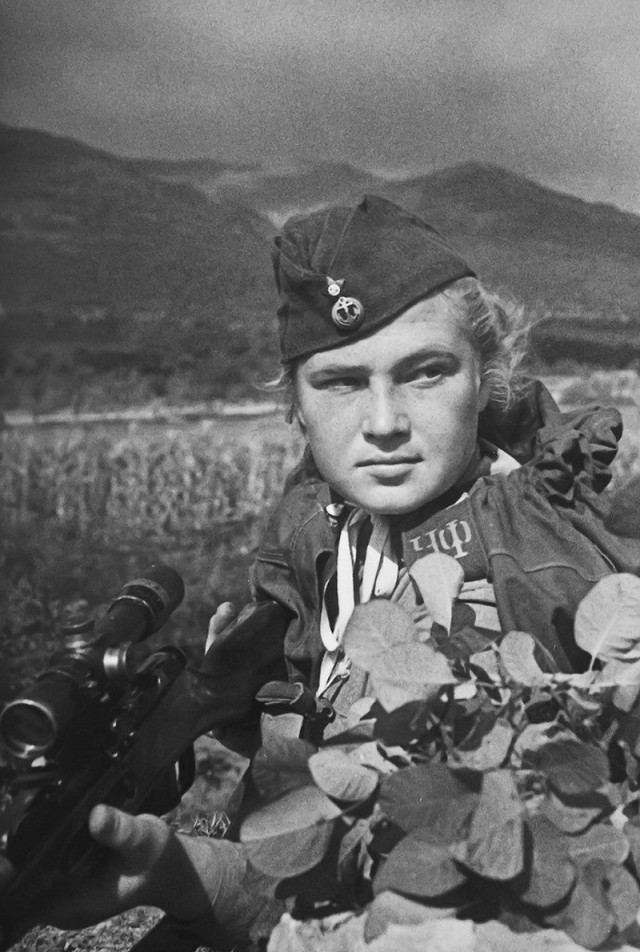 Фотографии связанных с историей Красной и Советской Армии.