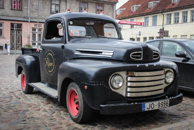 1948 Willys Jeepster. Автопятница №39.