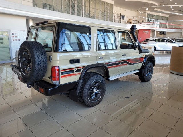 20-летний Toyota Land Cruiser продают по стоимости квартиры в Москве