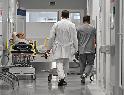 26% опрошенных врачей хотят уйти из медицины из-за постоянных переработок