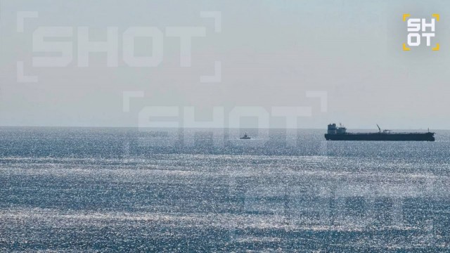 Разлив нефти у берегов Новороссийска.