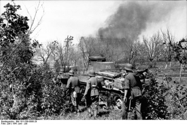 Начало войны. Фото с той стороны