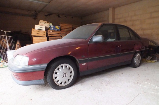 Капсула времени: Opel Omega 1992 года с пробегом 705 км