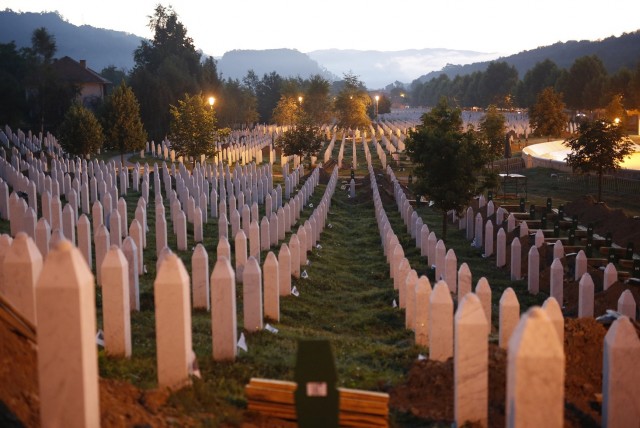 Сребреница:история резни и мистификации