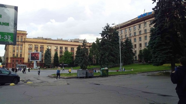 Продолжил жить на Украине