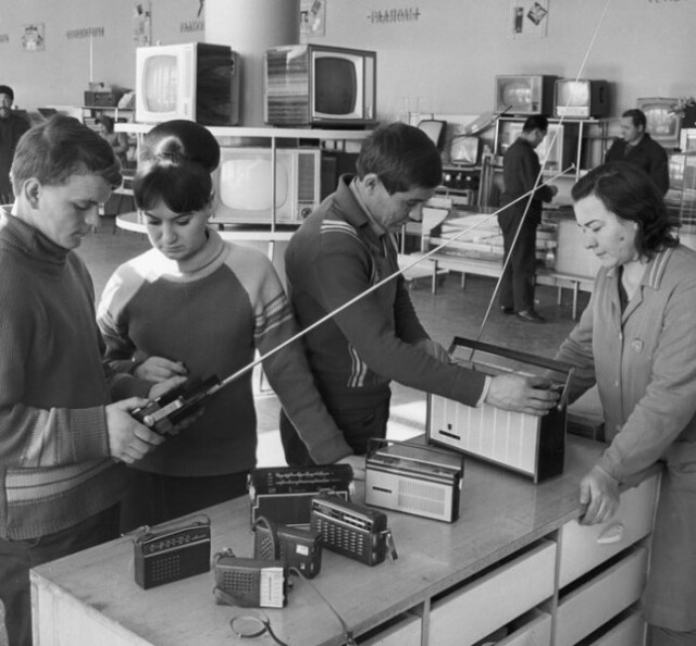 Топ-10 красивых советских транзисторных приемников из 1960-х годов